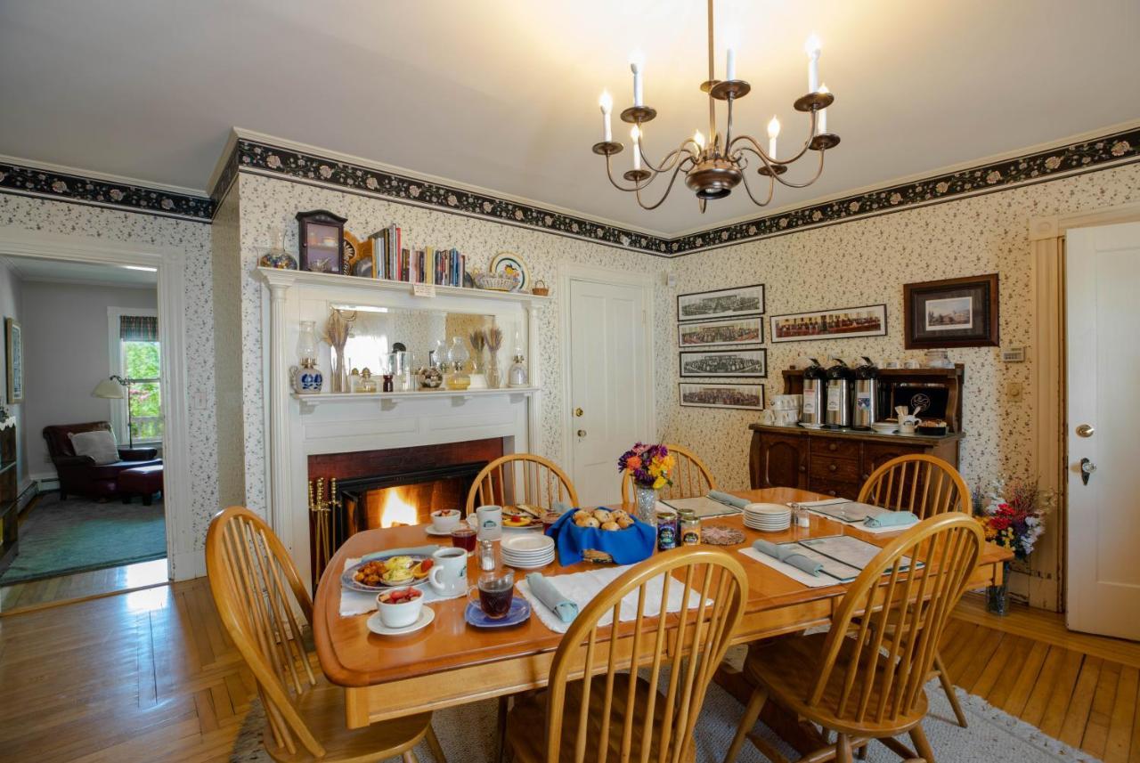 Maple Hill Farm Inn 오거스타 외부 사진